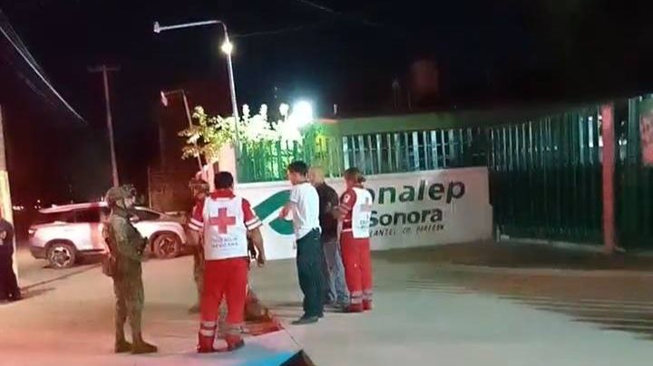 Código Rojo en Ciudad Obregón: Fuerte riña en Conalep deja una víctima y daños a vehículo