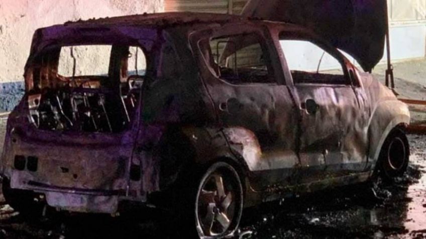 Automóvil se incendia y queda totalmente calcinado al norte de Hermosillo; esto se conoce