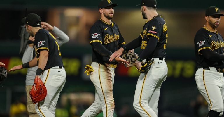 Los bucaneros festejan su triunfo en casa