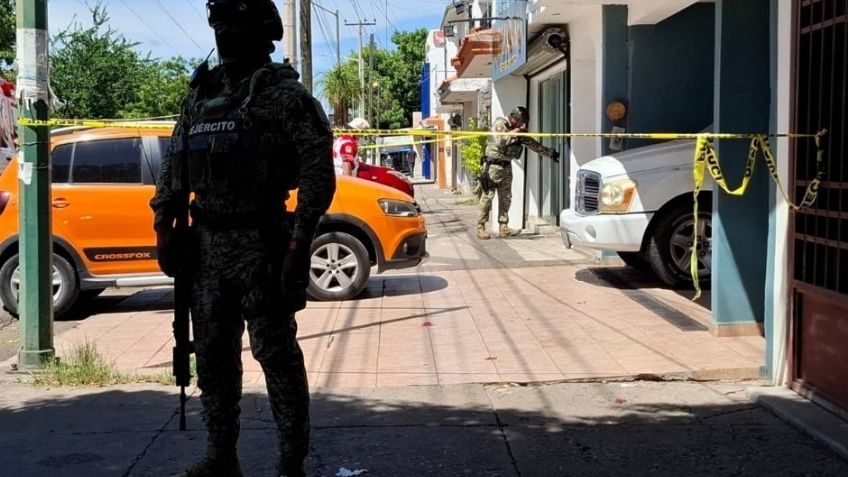 Gatillero irrumpe en barbería y asesina a balazos a un empleado al poniente de Culiacán