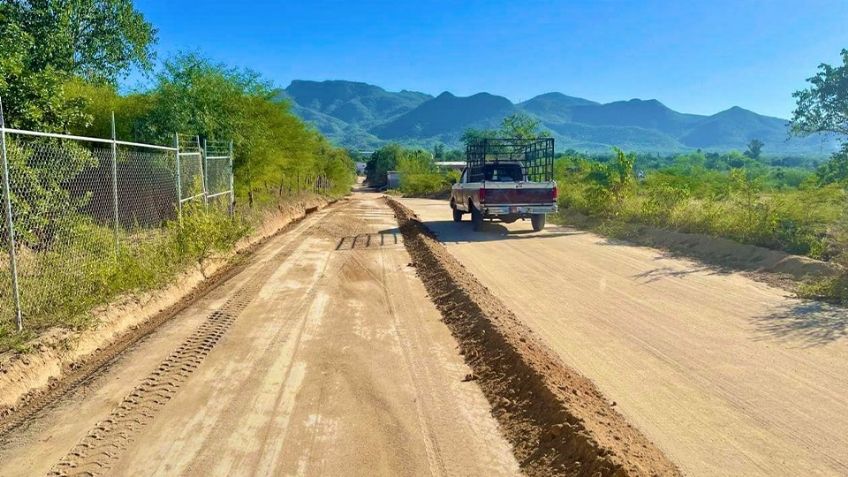 Álamos comienza la rehabilitación de caminos rurales afectados por 'Lorena'