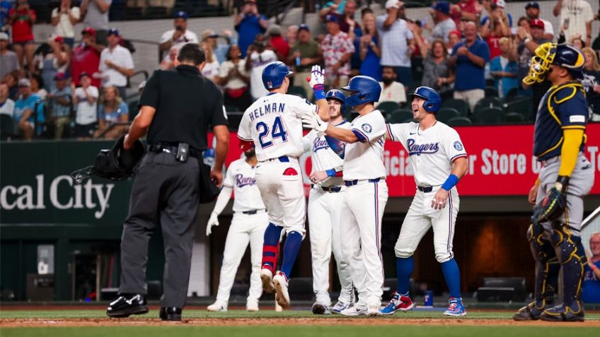 Los suplentes de Texas tienen a los Rangers en la pelea por los playoffs