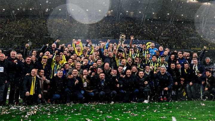 Edson Álvarez consigue un título más; Fenerbahçe se erige como campeón de la Supercopa de Turquía