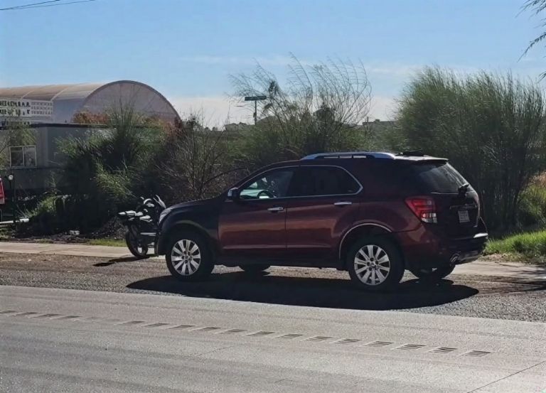 El automóvil Chevrolet Equinox en le que al parecer viajaban las víctimas