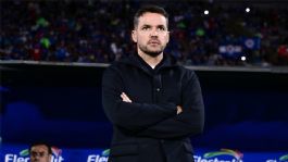 Foto que representa a Nicolás Larcarmón pide paciencia a hinchas del Cruz Azul tras mal debut en el Clausura 2026 ante el León