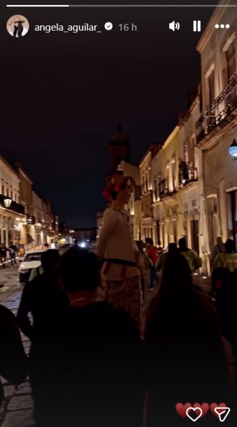 Historia de Ángela Aguilar 