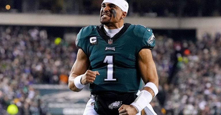 Hurts no pudo llevar a su equipo a la victoria