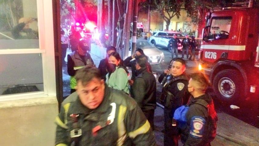 Voraz INCENDIO en la Condesa, CDMX, causa pánico y moviliza a las autoridades: Así ocurrió