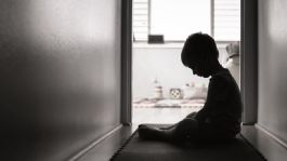 Foto que representa a Terror en Hermosillo: Rescatan a dos niños maltratados por su propia madre; la mujer es detenida