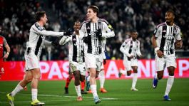 Foto que representa a Juventus golea 5-0 al Cremonese y escala a la tercera posición de la Serie A