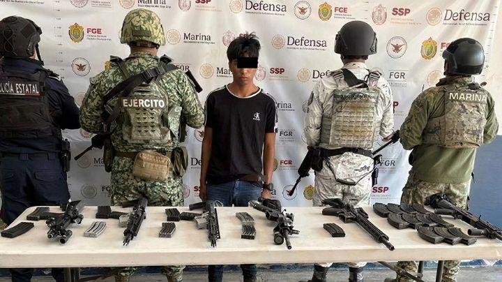 Arrestan a menor con seis armas largas durante operativos en Veracruz; hay otros detenidos