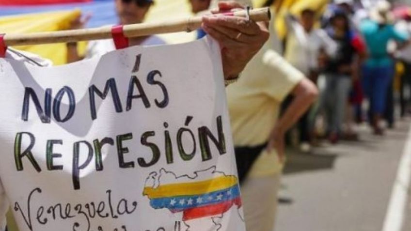 El gobierno de Venezuela anuncia la liberación de más de 100 presos políticos; familias lo celebran