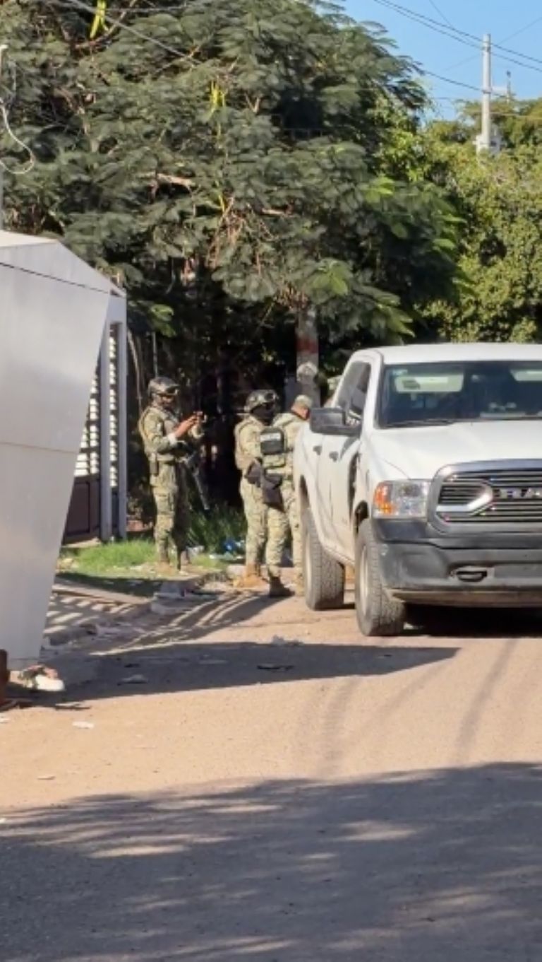 Un sujeto apodado como 'El Sombra' y uno más fueron detenidos tras una fuerte movilización y un cateo