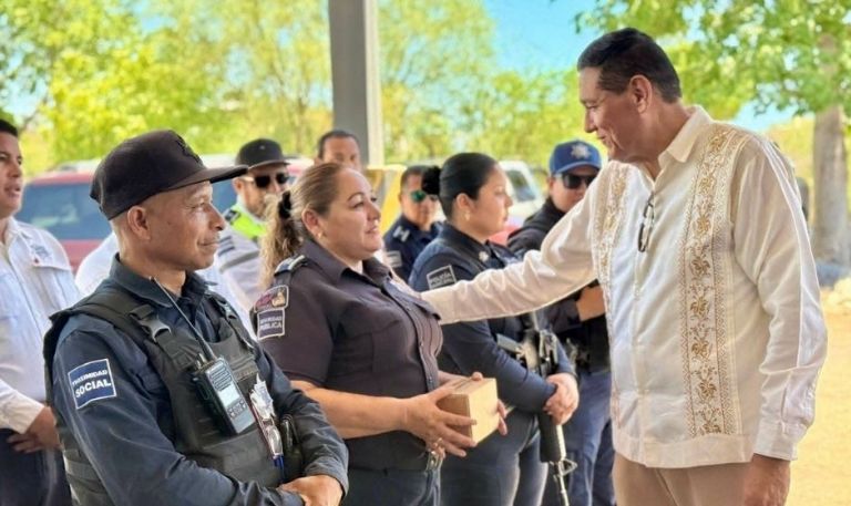 Policías municipales recibirán aumento salarial en Empalme; alcalde analiza propuesta