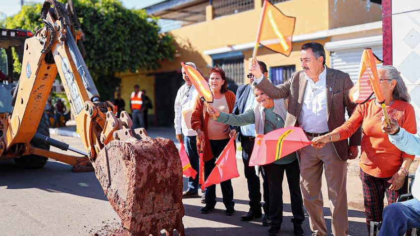 Lamarque Cano da banderazo de inicio a obras hidrosanitarias en Valle Dorado en Ciudad Obregón