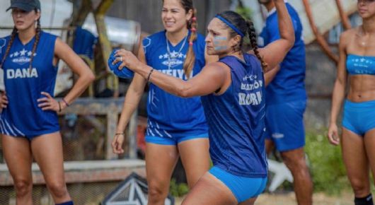 Tensión en los azules: Evelyn Guijarro y Doris del Moral tienen intensa discusión en 'Exatlón México'