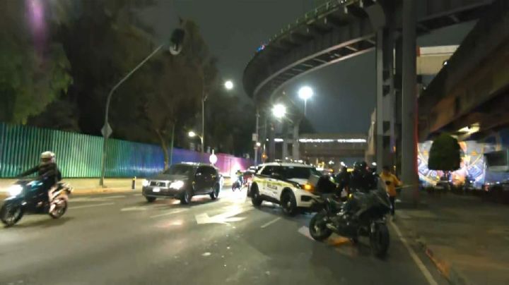 IMÁGENES SENSIBLES: Motociclista muere tras caer de puente que conecta con la T2 del AICM