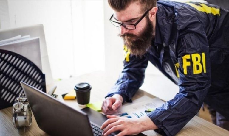 FBI allana la vivienda de una periodista de 'The Washington Post' por filtración de documentos clasificados