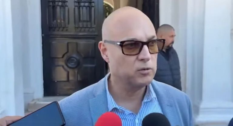  Carlos Alberto Flores