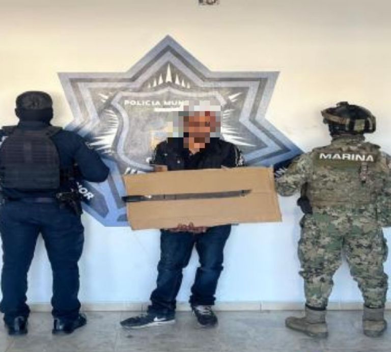 Un menor de edad y dos sujetos más son detenidos por portar droga y arma en Ciudad Obregón; son identificados