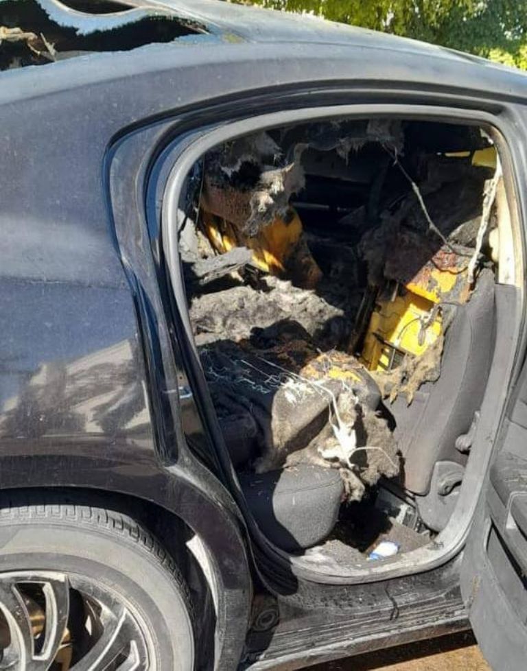 Vive momentos de PÁNICO: Se incendia automóvil en plena circulación en Navojoa