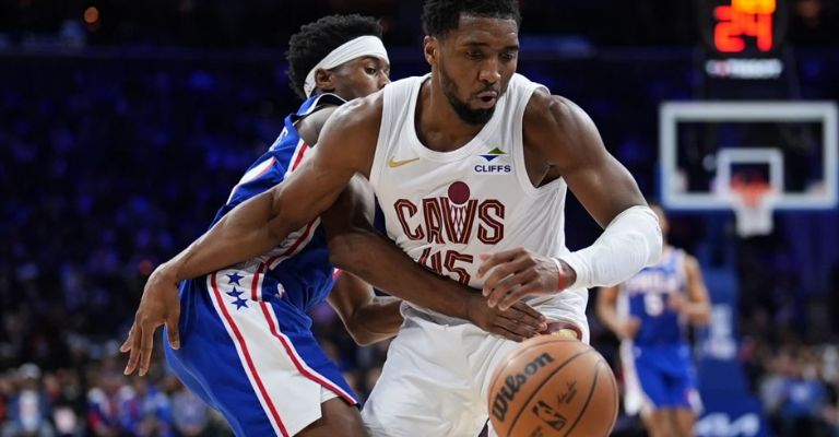 Mitchell lideró el ataque de los Cavaliers