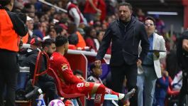 Foto que representa a Antonio Mohamed explica como sucedió la lesión de Alexis Vega con el Toluca: "Se le trabó la rodilla"