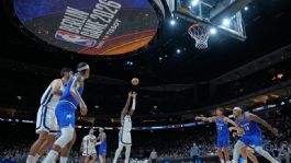 Foto que representa a Banchero y Wagner lideran noche mágica de Orlando sobre los Grizzlies en Berlín