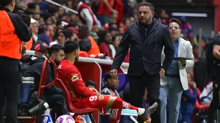 Antonio Mohamed explica como sucedió la lesión de Alexis Vega con el Toluca: "Se le trabó la rodilla"