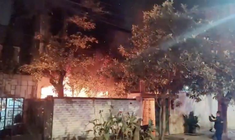 El incendio ocurrió la madrugada de este viernes. Foto: Facebook