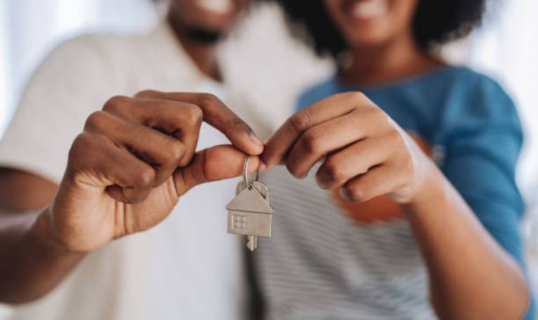 Infonavit 2026: Conoce el límite de edad para hombres y mujeres al pedir un crédito