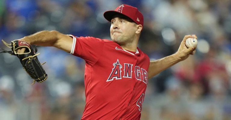 Burke tuvo un buen desempeño en el bullpen de los Angels