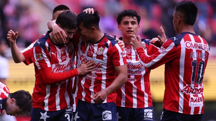 Con goles del 'Piojo' y la 'Hormiga', Chivas mantiene el invicto tras vencer al Querétaro