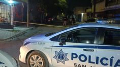 En plena vía pública de NL, sicarios matan a un hombre; el cuerpo quedó dentro de un vehículo