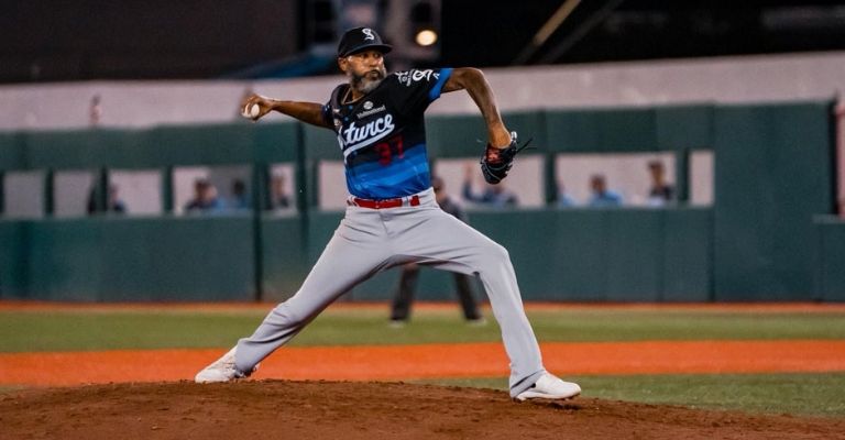 Cangrejeros van por una victoria para ir a la final