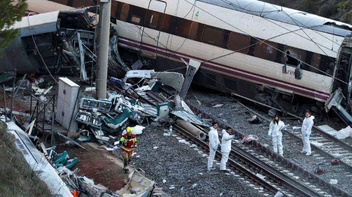 Luto en España: Número de MUERTOS tras choque de trenes sube a 41; continúan investigaciones