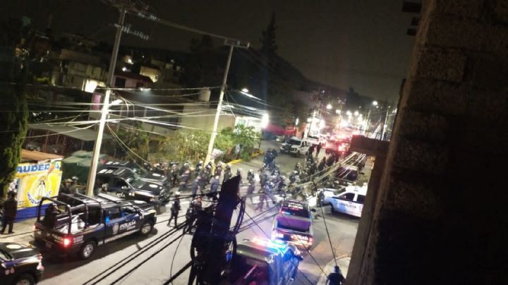 Iztapalapa: Más de 100 vecinos interceptan a presuntos ladrones para LINCHARLOS; SSC interviene