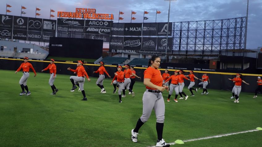Naranjeros de Hermosillo Softbol ya suda los colores en el Fernando Valenzuela