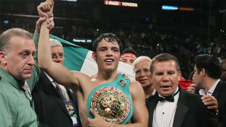 Julio César Chávez Jr. podría buscar un nuevo campeonato antes de su retiro; CMB muestra su respaldo