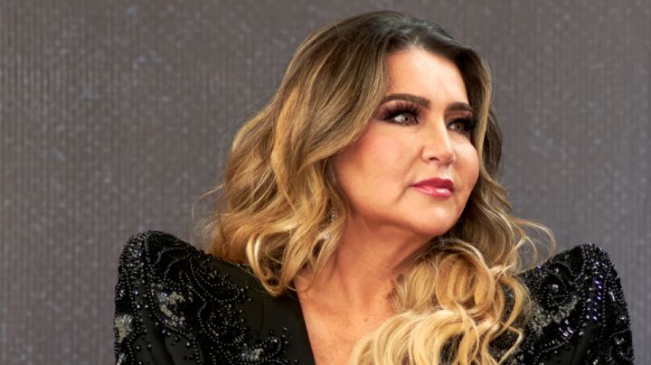 Entre lágrimas, Alicia Villarreal sale de la Fiscalía de Nuevo León reclamando justicia (VIDEO)