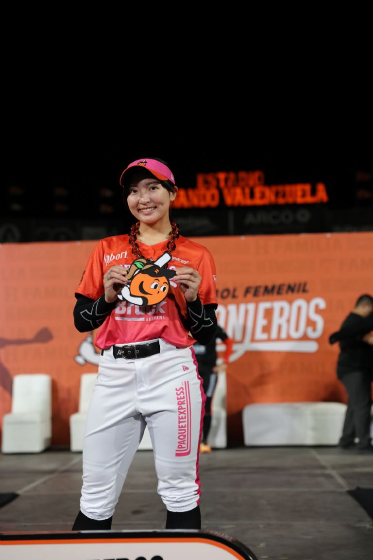 Naranjeros de Hermosillo Softbol presenta su vestimenta para la temporada 2026 de la LMS