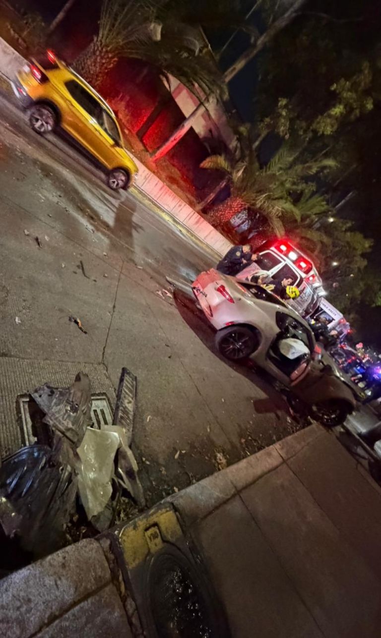 El fuerte accidente movilizó a las autoridades. Foto: Twitter