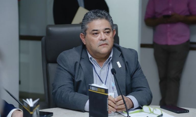 'El Cubo de la Resiliencia': Libro inspirado en la metáfora del cubo Rubik fue presentado en el Congreso de Sonora