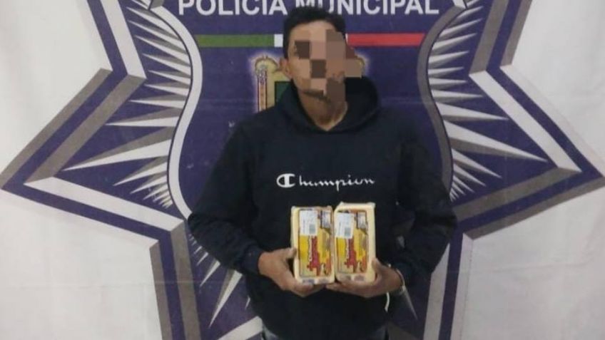Lo arrestan por intentar sustraer dos barras de queso de un centro comercial en Gómez Palacio