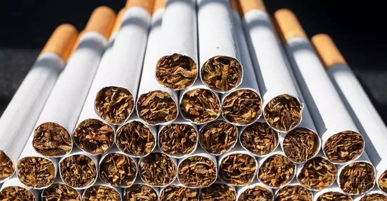 El aumento del IEPS impacta precios de cigarros y bebidas azucaradas, reduciendo ventas