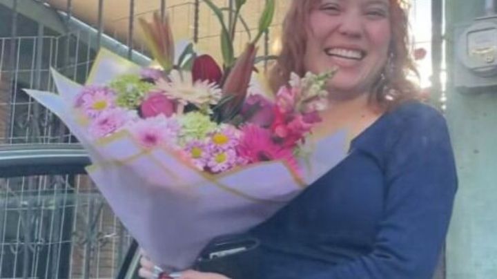 Virgen de Guadalupe recibe flores de una ARMY después de alcanzar boleto para concierto de BTS