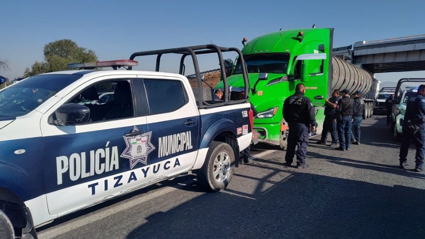 VIDEO: Fuerte persecución con pipa robada deja un hombre detenido en carretera CDMX-Pachuca