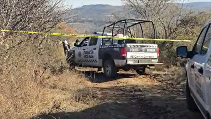Escena de horror en Michoacán: Cuerpo calcinado aparece a un costado de un auto en zona rural de Morelia