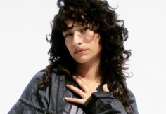 Foto ilustrativa de nota Odessa A’zion da un paso atrás en 'Deep Cuts' tras críticas por desplazar actrices latinas