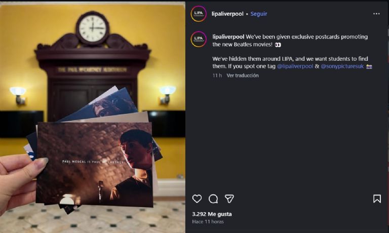 Postales en las redes sociales oficiales 